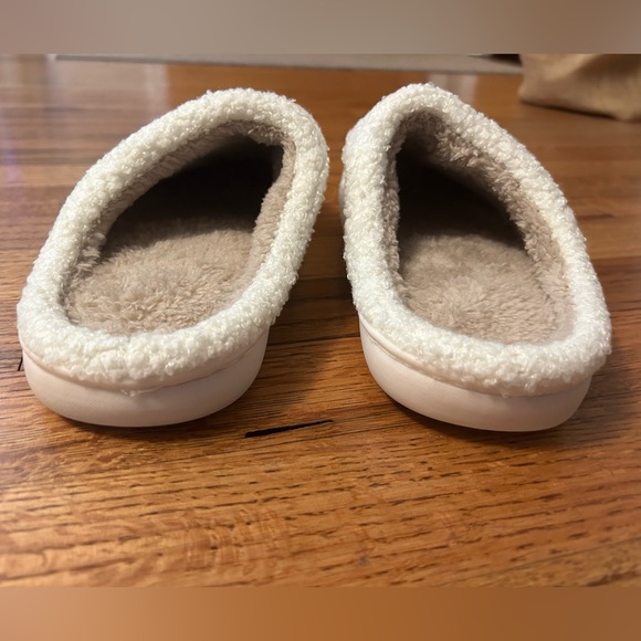 Pumpkin Fuzzy Slippers - Picture 5 of 9